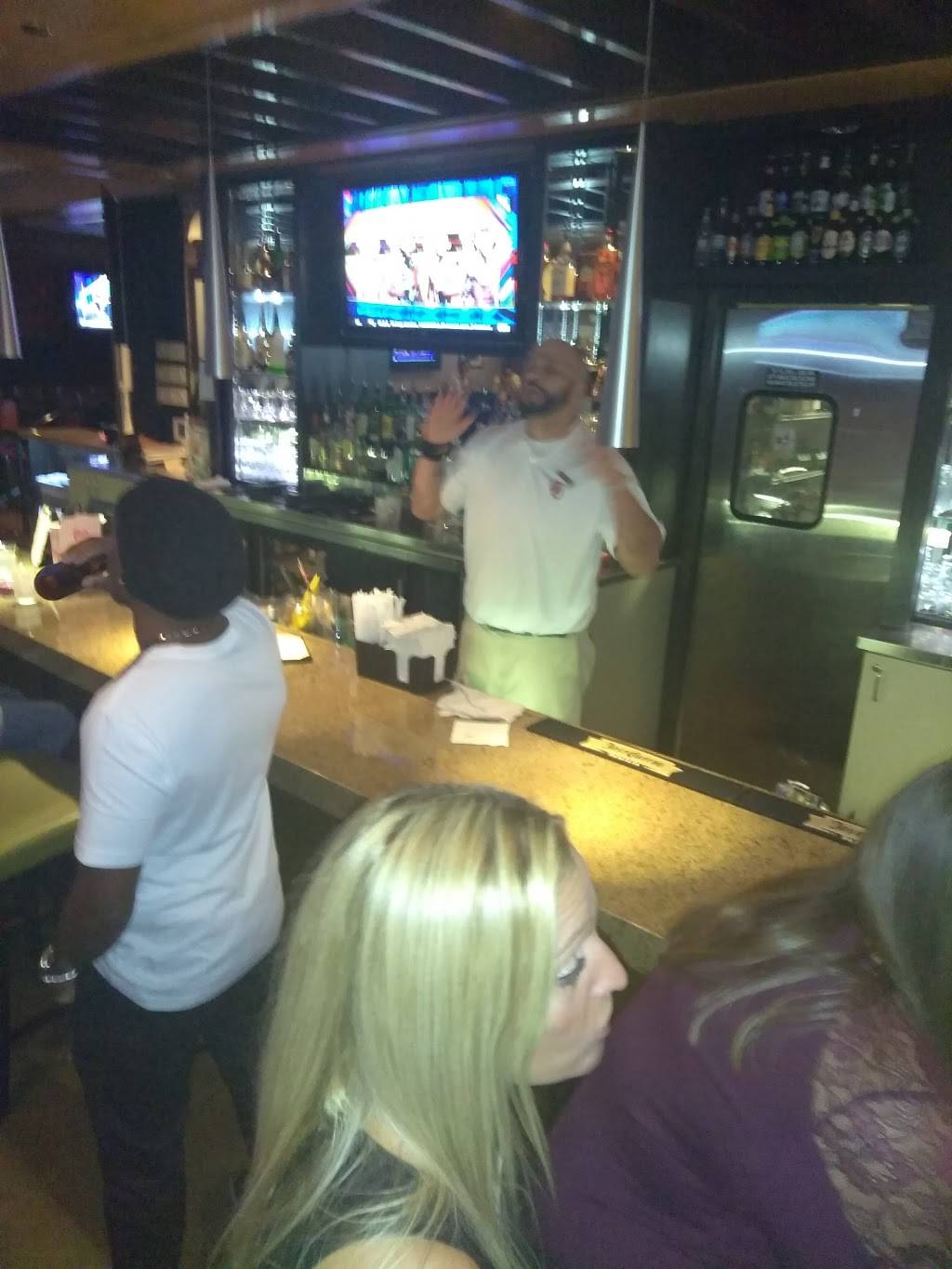 Remingtons Sports Bar | restaurant | 1902 E 71st St, Tulsa, OK 74136, USA | 9185233587 OR +1 918-523-3587