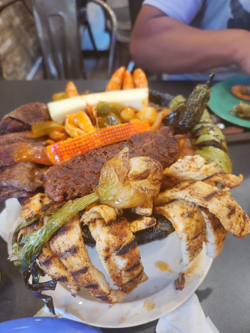 Los Molcajetes | restaurant | 3830 W Lawrence Ave, Chicago, IL 60625, USA | 7735394398 OR +1 773-539-4398