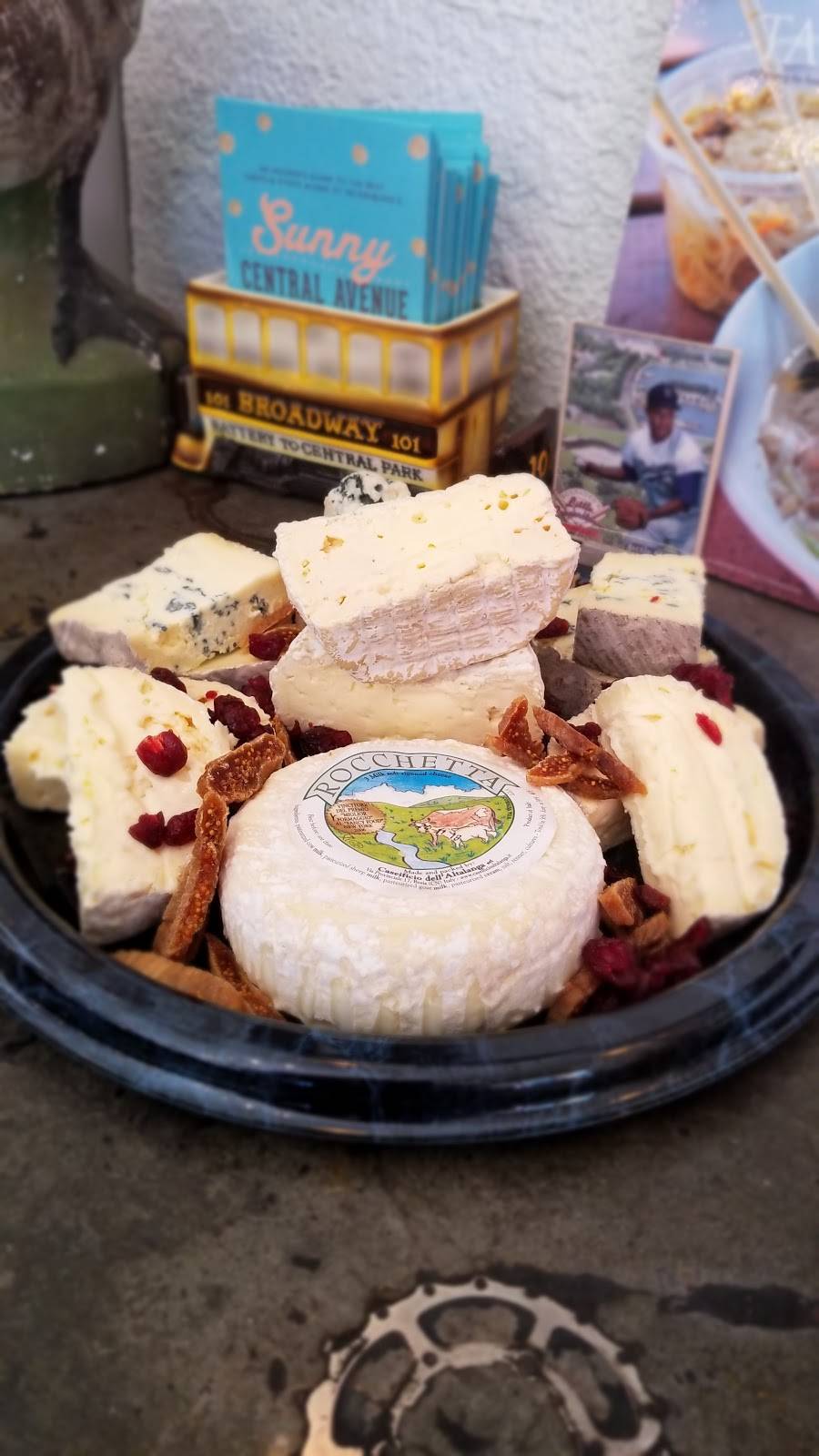 Brooklyn South | restaurant | 1437 Central Ave, St. Petersburg, FL 33705, USA | 7279144967 OR +1 727-914-4967