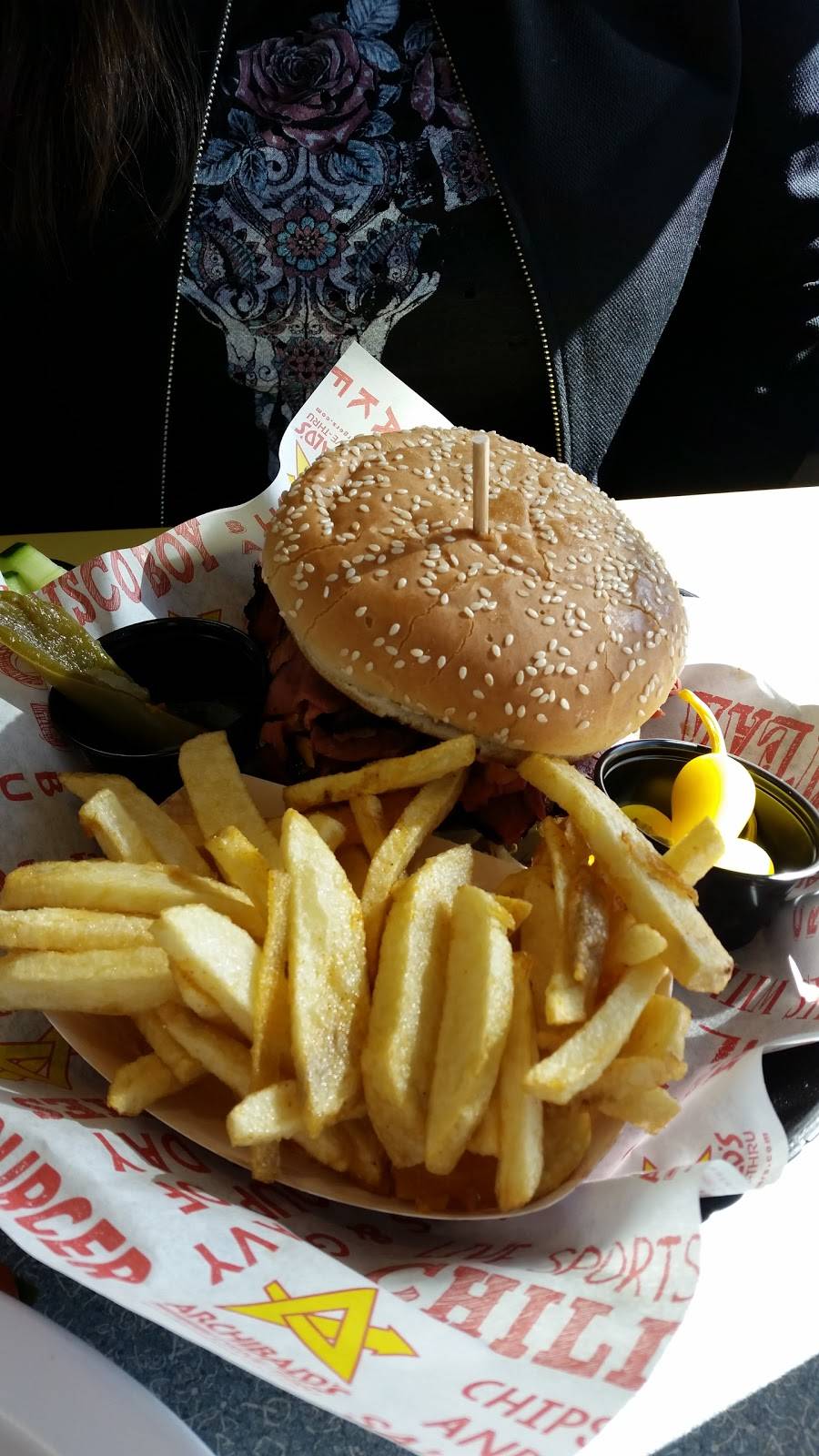 Archibalds Drive-Thru | restaurant | 14321 Bear Valley Rd, Victorville, CA 92392, USA | 7605528858 OR +1 760-552-8858