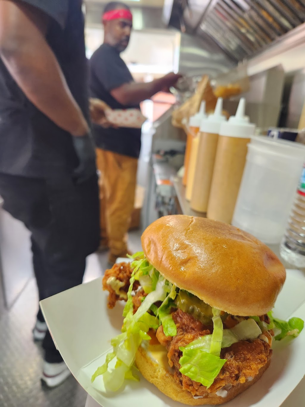 Flippin Birds | restaurant | 1340 Poydras St #1770, New Orleans, LA 70112, USA | 5046553878 OR +1 504-655-3878