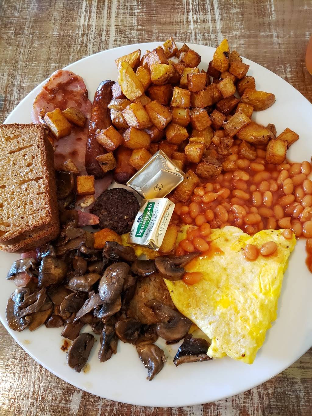 McKennas Kitchen & Market | restaurant | 1901 E Darby Rd, Havertown, PA 19083, USA | 6108532202 OR +1 610-853-2202