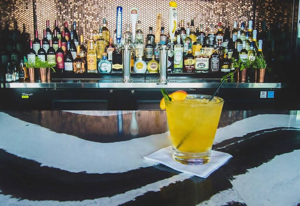 8th Ward Urban Bar and Restaurant | restaurant | 3905 Broadway, Rockford, IL 61108, USA | 8157086523 OR +1 815-708-6523