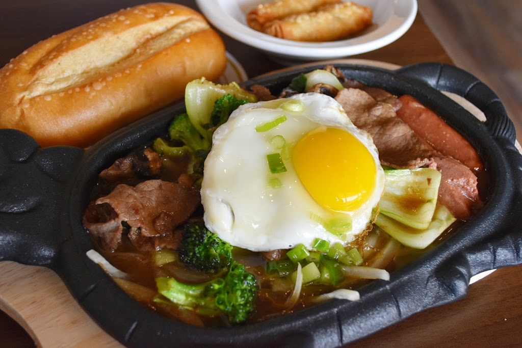 Retro Vietnam - Coffee and Cuisine | restaurant | 1149 Old Fannin Rd #16, Brandon, MS 39047, USA | 7692162442 OR +1 769-216-2442