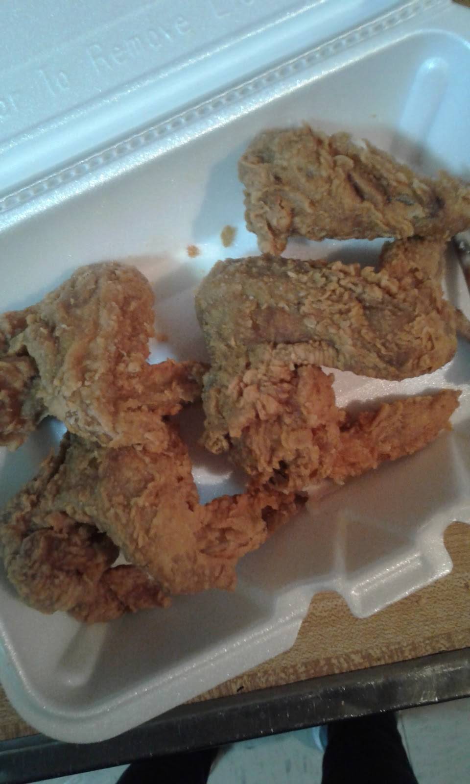 Crown Fried Chicken & Pizza | restaurant | 2176 Pitkin Ave, Brooklyn, NY 11207, USA | 7182409333 OR +1 718-240-9333