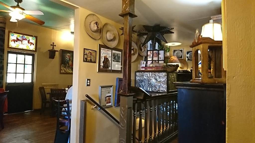 El Charro Café | restaurant | 311 N Court Ave, Tucson, AZ 85701, USA | 5206221922 OR +1 520-622-1922