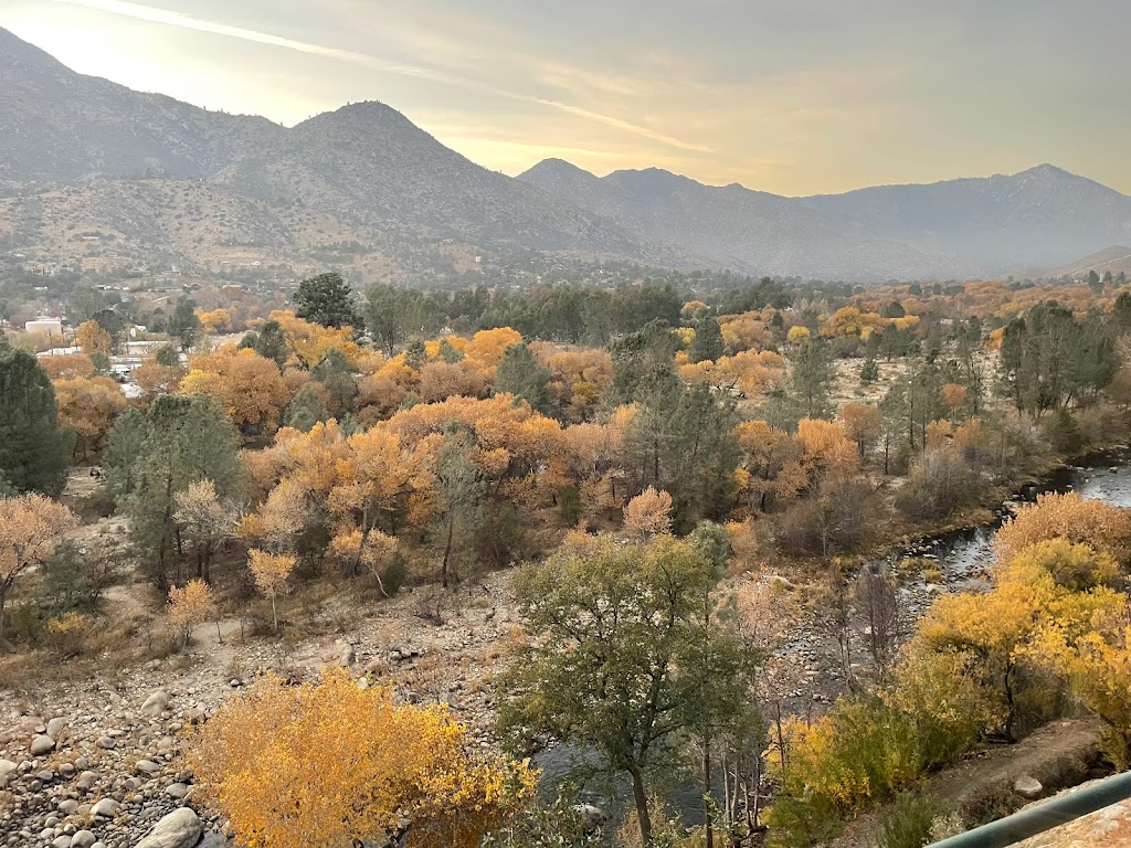 Ewings on the Kern | restaurant | 125 Buena Vista Dr, Kernville, CA 93238, USA | 7603762411 OR +1 760-376-2411