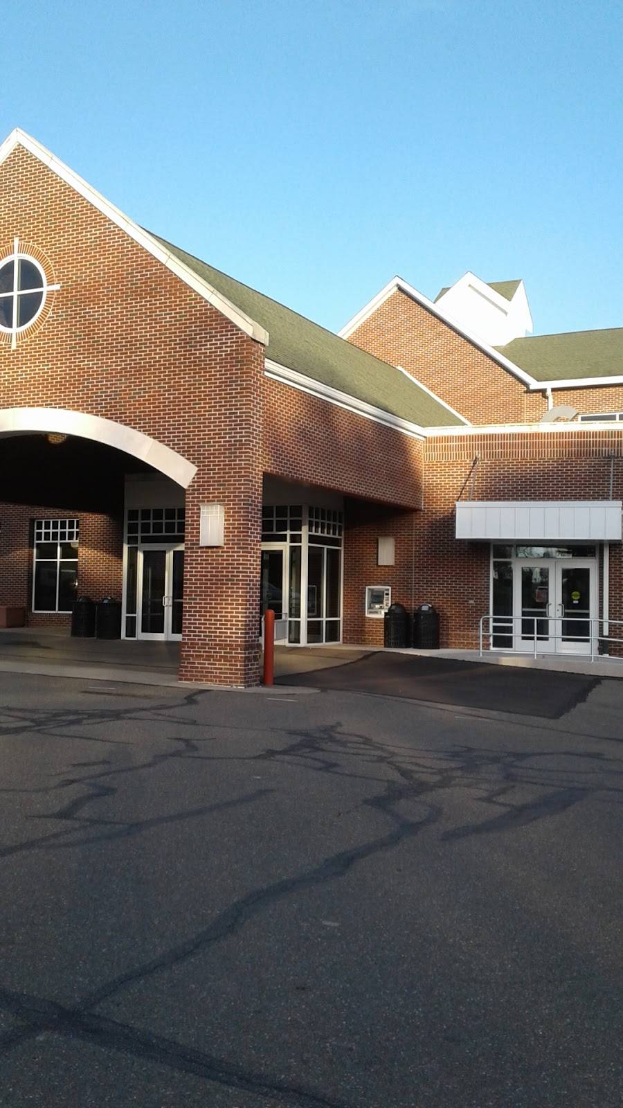 Montys | restaurant | 400 E 2nd St, Bloomsburg, PA 17815, USA | 5703892525 OR +1 570-389-2525