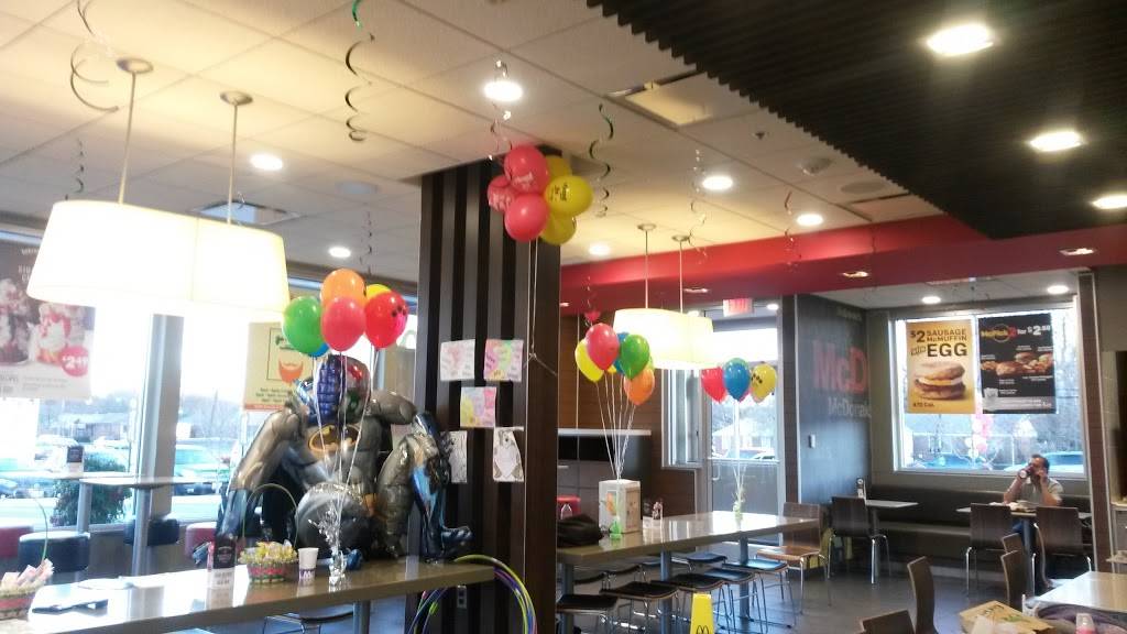 McDonalds | cafe | 2306 University Blvd E, Hyattsville, MD 20783, USA | 3014220220 OR +1 301-422-0220