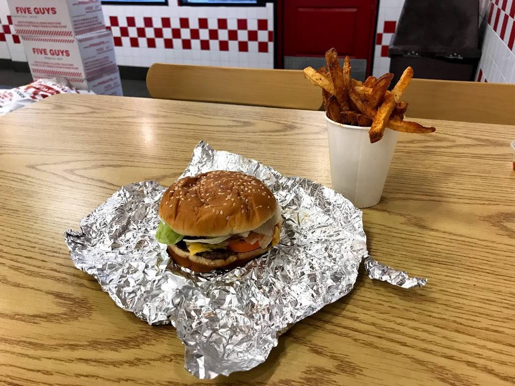 Five Guys | meal takeaway | 313 Houston St, Fort Worth, TX 76102, USA | 8173489623 OR +1 817-348-9623