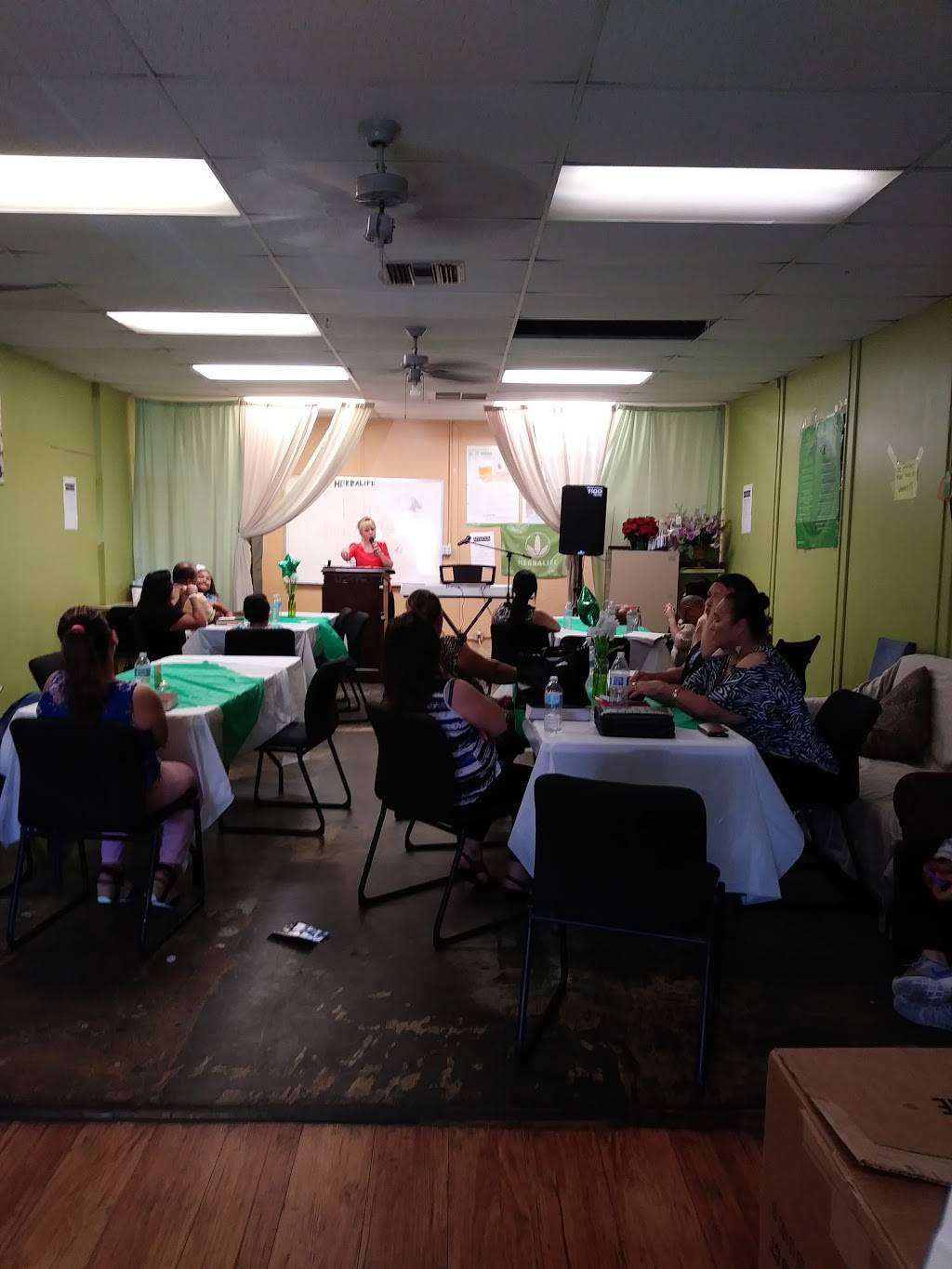 Pizza Hut | restaurant | 920 Lander Ave, Turlock, CA 95380, USA | 2096686868 OR +1 209-668-6868