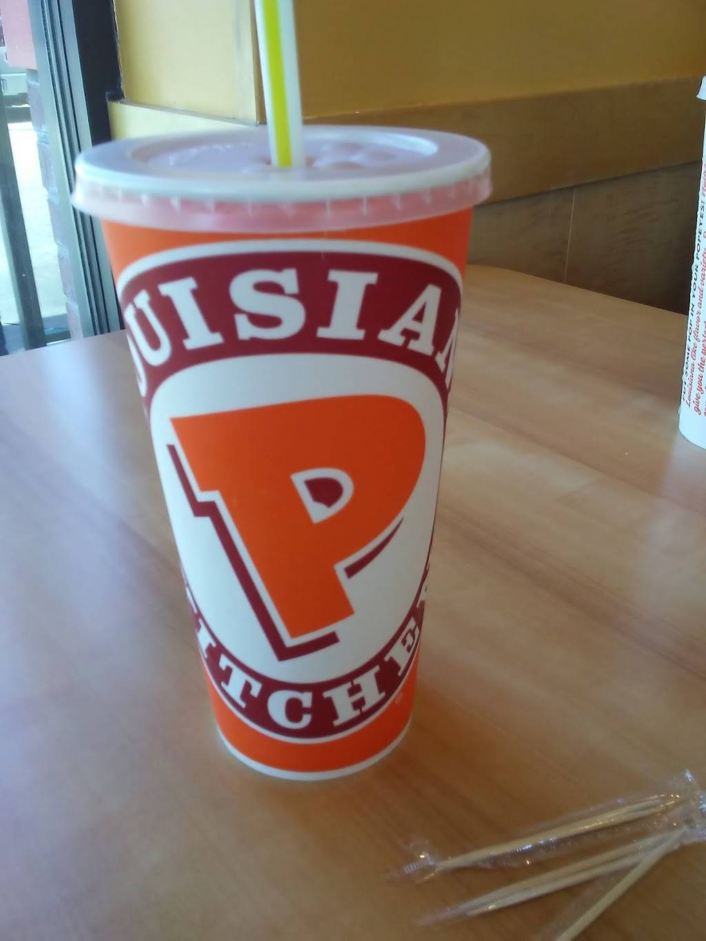 Popeyes Louisiana Kitchen | restaurant | 1800 N Knoxville Ave, Peoria, IL 61603, USA | 3096819248 OR +1 309-681-9248