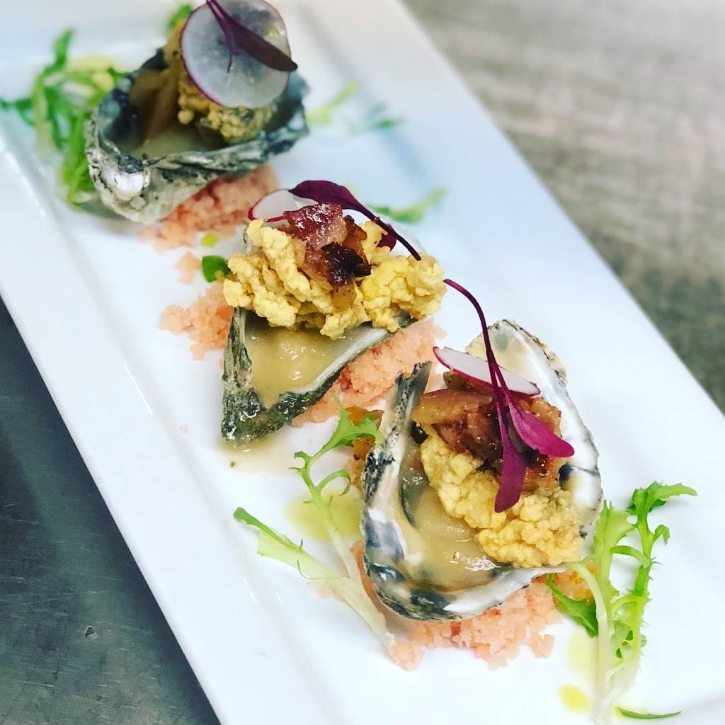 Sheas Riverside Restaurant & Bar | restaurant | 122 Main St, Essex, MA 01929, USA | 9787686931 OR +1 978-768-6931