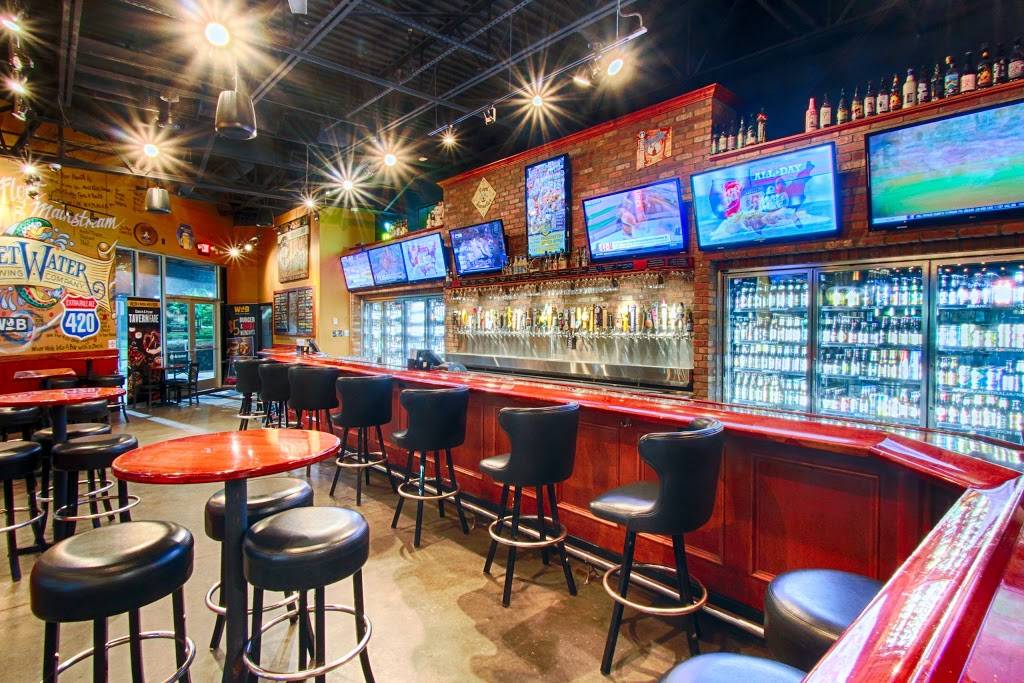 World of Beer | restaurant | 2385 S Hwy 27, Clermont, FL 34711, USA | 3522419797 OR +1 352-241-9797