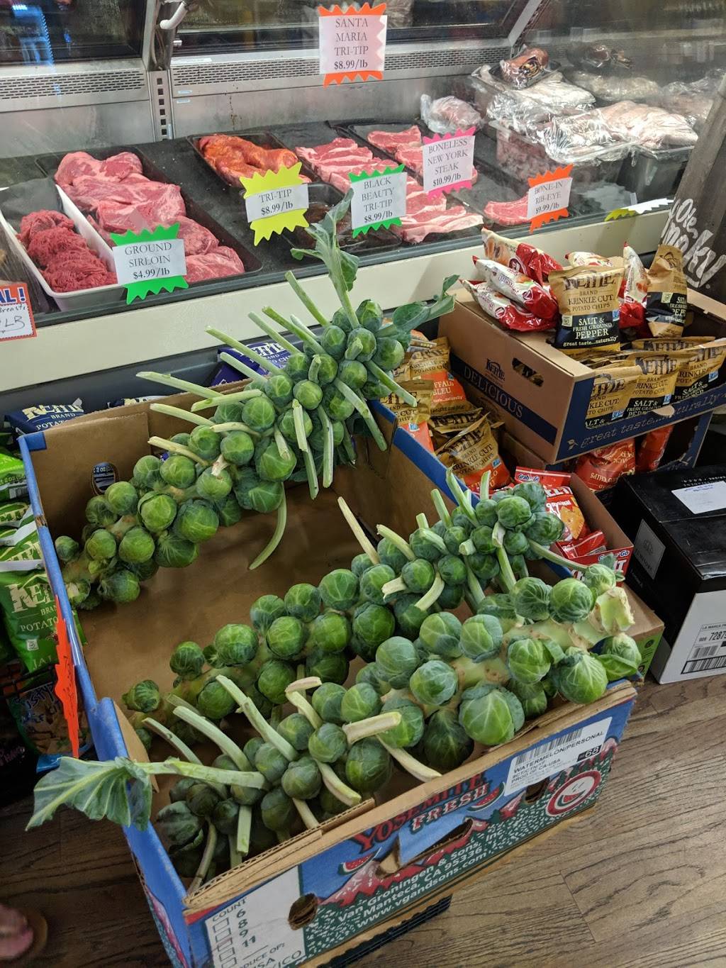 Cunhas Country Store | cafe | 448 Main St, Half Moon Bay, CA 94019, USA | 6507264071 OR +1 650-726-4071