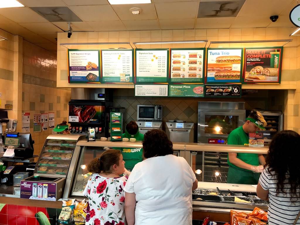 Subway Restaurants | restaurant | 9301 Tampa Ave #103, Northridge, CA 91324, USA | 8187755750 OR +1 818-775-5750