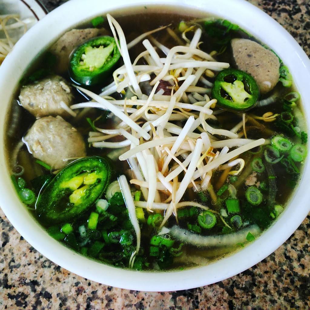 Pho 888 | restaurant | 1137 W Argyle St, Chicago, IL 60640, USA | 7739078838 OR +1 773-907-8838