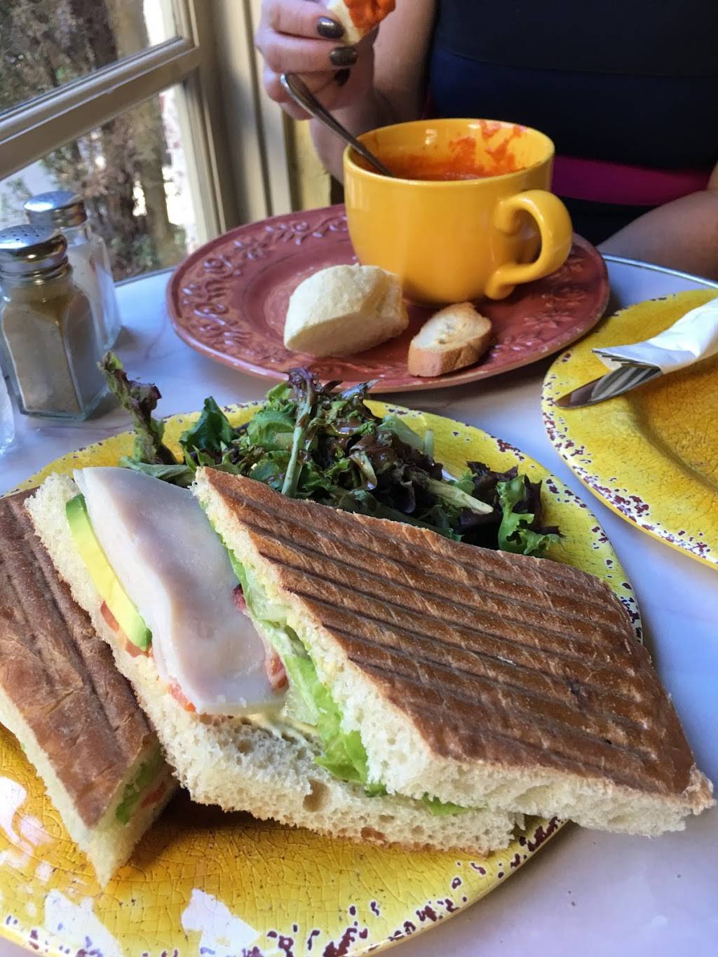 Yellow Vase | cafe | 51 Malaga Cove Plaza, Palos Verdes Estates, CA 90274, USA | 3103780013 OR +1 310-378-0013