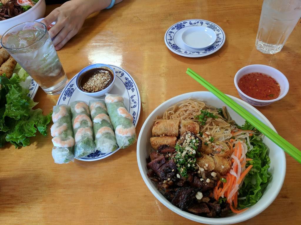 Pho Sao Bien Restaurant | restaurant | 1958 Garnet Ave, San Diego, CA 92109, USA | 8582729612 OR +1 858-272-9612