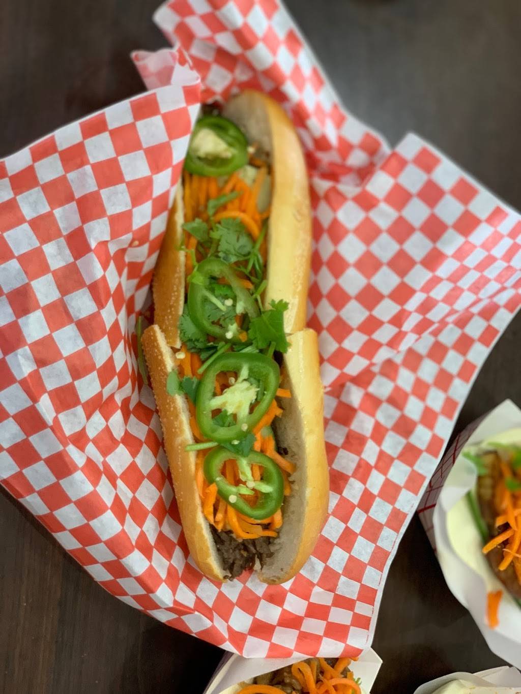 Banh Mi Metro | restaurant | 2055 Lawrence Ave E, Scarborough, ON M1R 2Z4, Canada | 4167509979 OR +1 416-750-9979