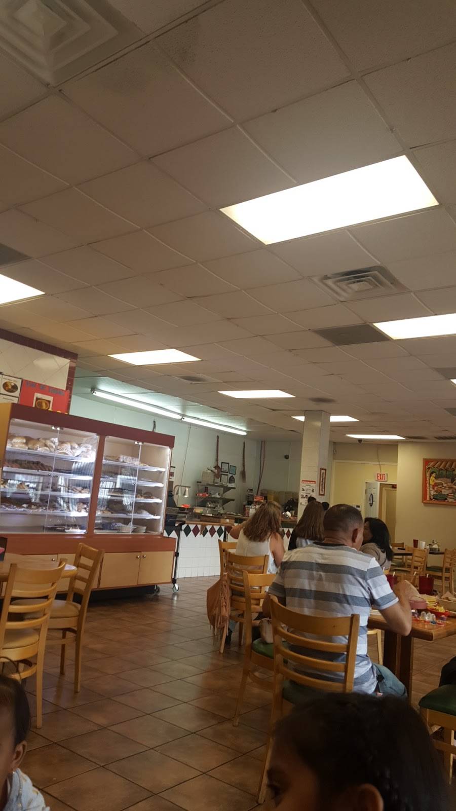 Restaurant Y Panaderia Latina | restaurant | 3221 W Davis St, Dallas, TX 75211, USA | 2143374470 OR +1 214-337-4470