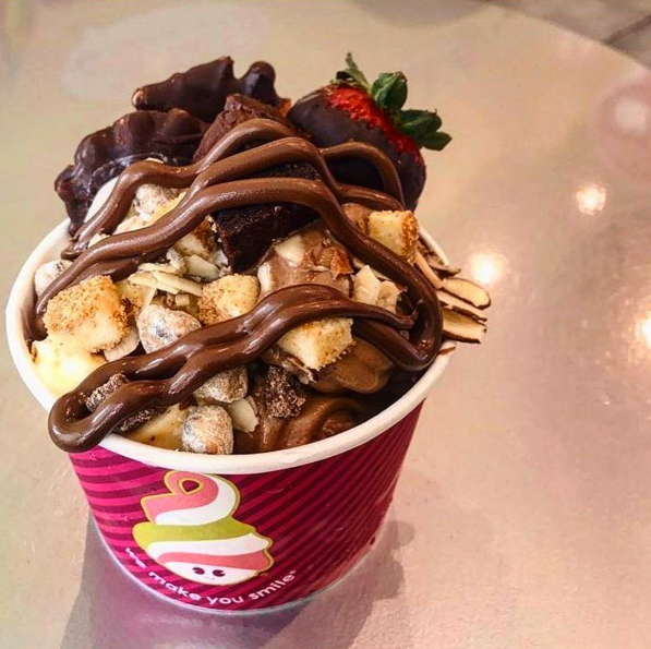 Menchies Frozen Yogurt | bakery | 12719 Main St Ste 410, Hesperia, CA 92345, USA | 7606625777 OR +1 760-662-5777