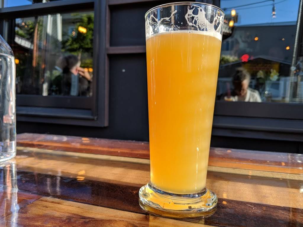 The Barking Dog Alehouse | restaurant | 705 NW 70th St, Seattle, WA 98117, USA | 2067822974 OR +1 206-782-2974