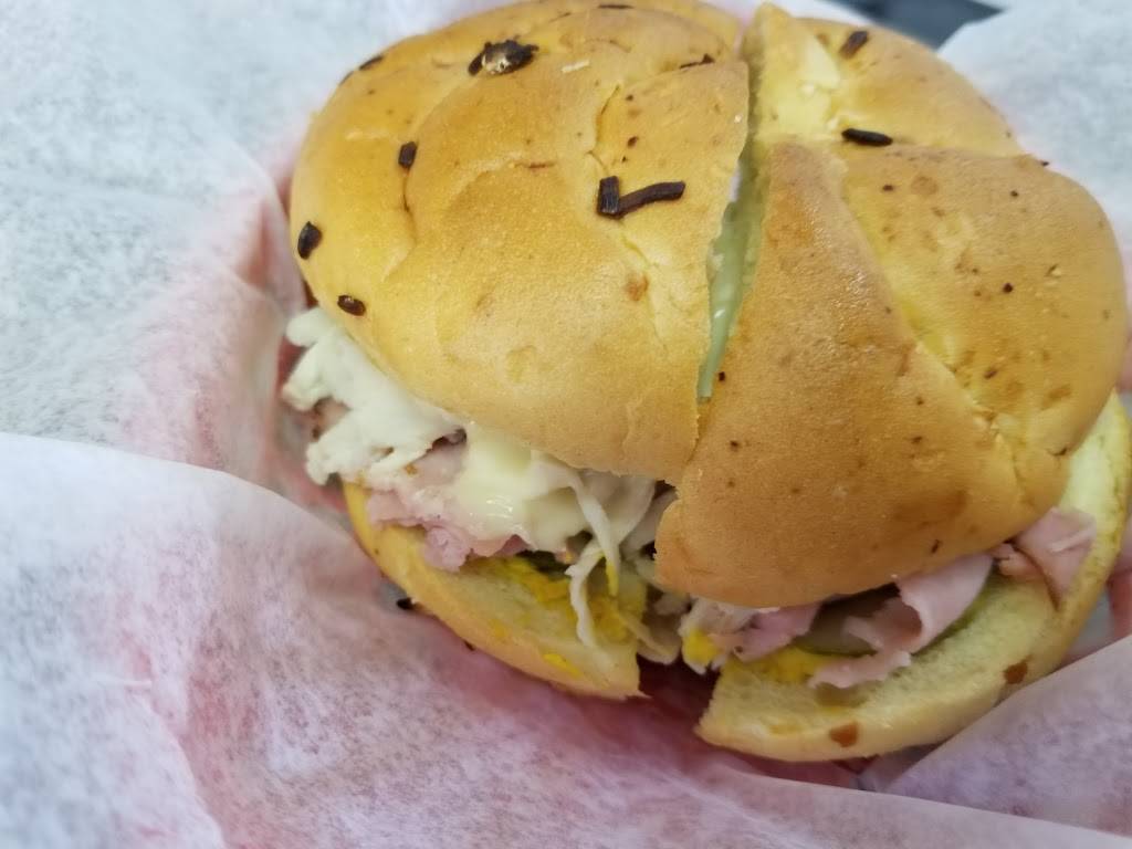 Manhattan Deli | restaurant | 3705 Ingersoll Ave, Des Moines, IA 50312, USA | 5152741208 OR +1 515-274-1208