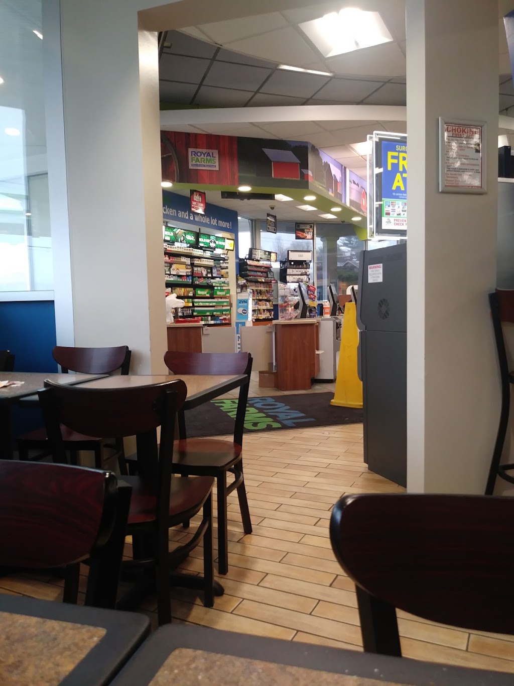 Royal Farms | meal takeaway | 2605 S Queen St, York, PA 17402, USA | 7179003205 OR +1 717-900-3205