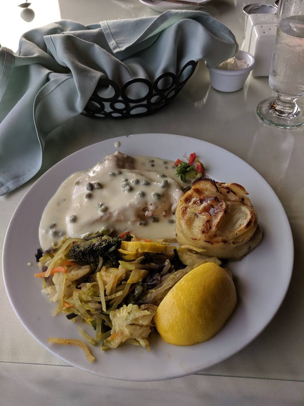 Chestnut Hill Restaurant | restaurant | 9922 N Kings Hwy, Myrtle Beach, SC 29572, USA | 8434493984 OR +1 843-449-3984