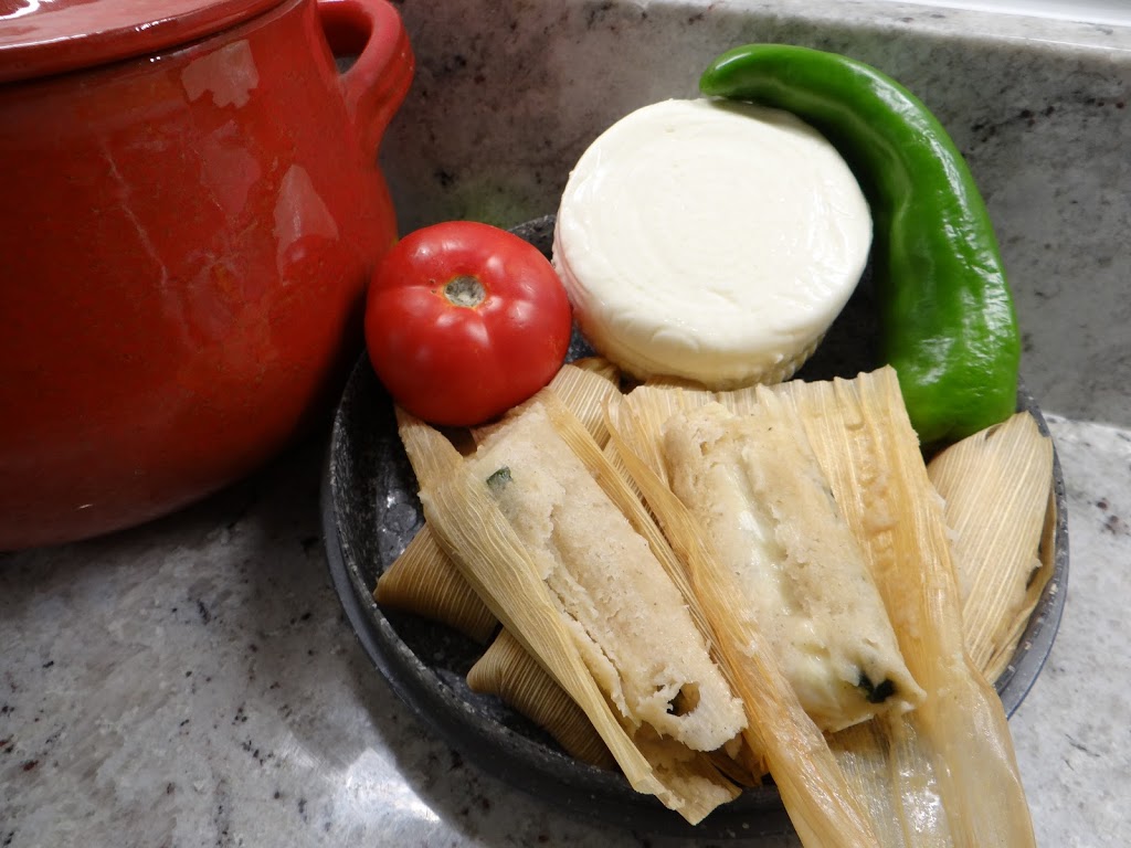 Tamalitos | restaurant | 2042 S Callaghan Rd, San Antonio, TX 78227, USA | 2104449147 OR +1 210-444-9147