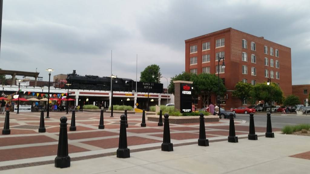 Smoothie King | meal delivery | 711 E Douglas Ave, Wichita, KS 67202, USA | 3162014287 OR +1 316-201-4287