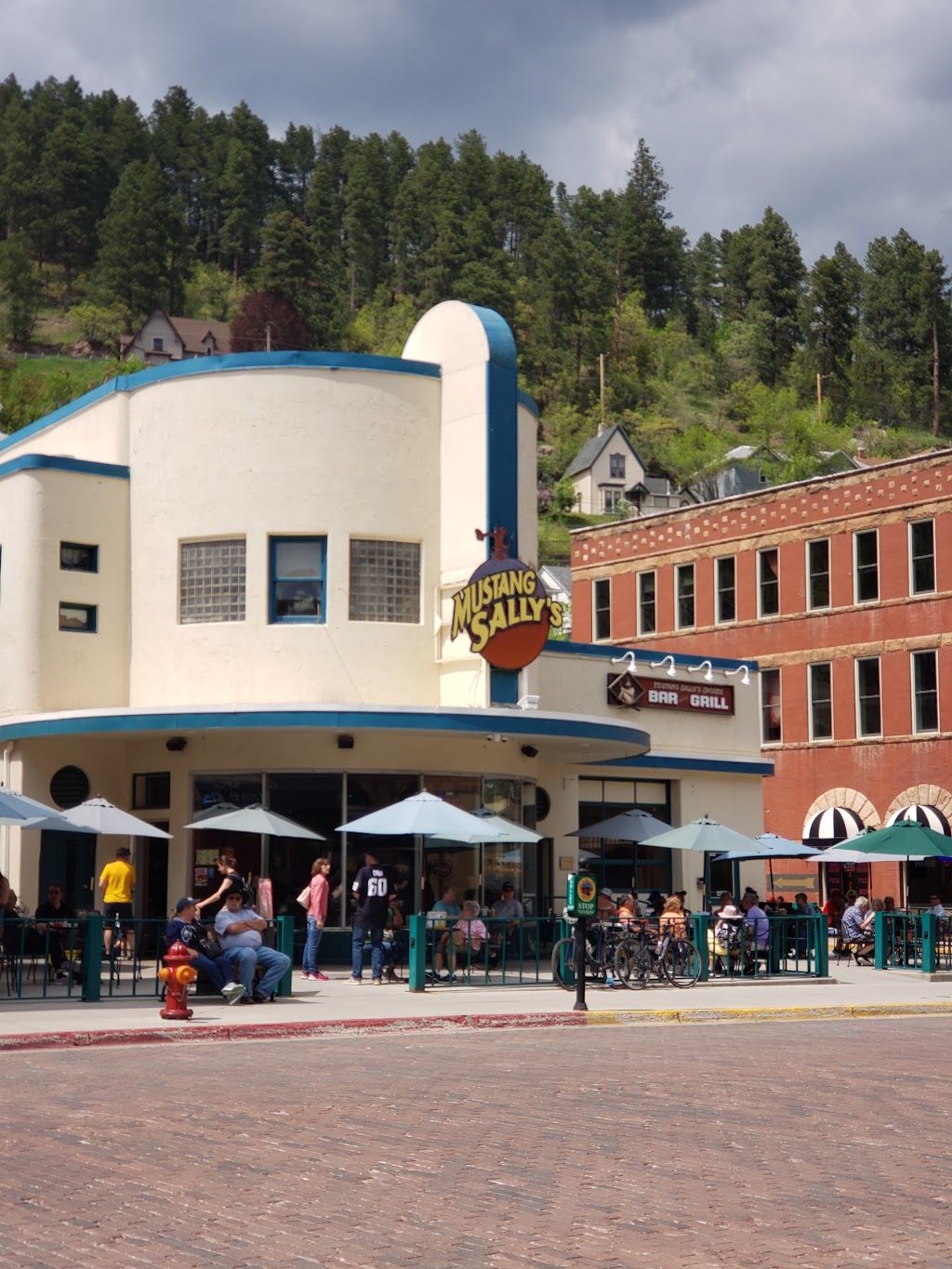 Deadwood Social Club | restaurant | 657 Main St, Deadwood, SD 57732, USA | 6055781533 OR +1 605-578-1533