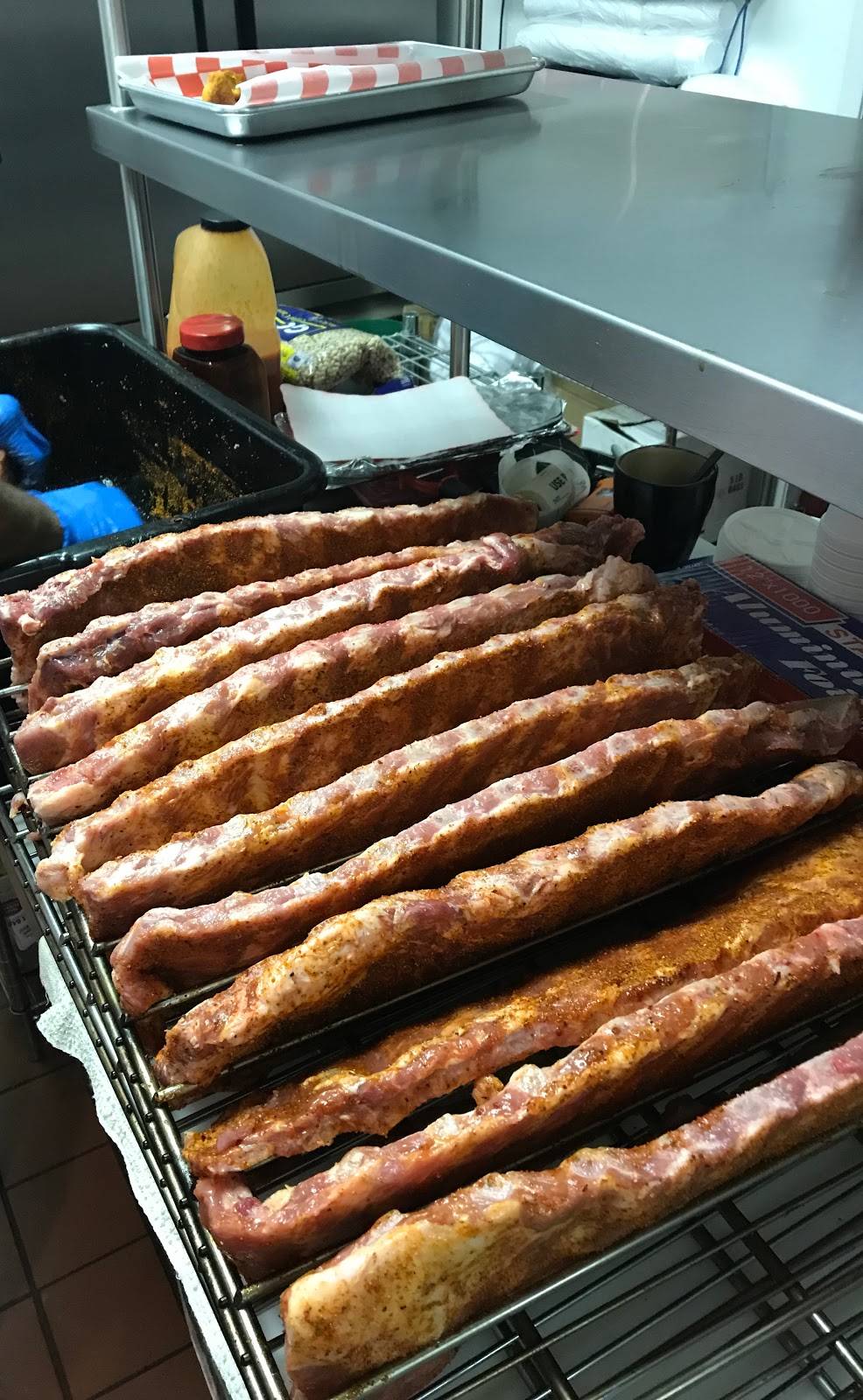 Backyard Barbeque | restaurant | 300 Woodcleft Ave, Freeport, NY 11520, USA | 5167714227 OR +1 516-771-4227