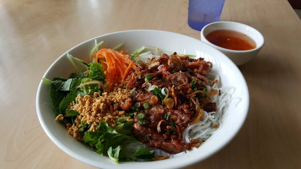 Nha Hang Quoc Te Restaurant | restaurant | 4448 University Ave, San Diego, CA 92105, USA | 6192819999 OR +1 619-281-9999