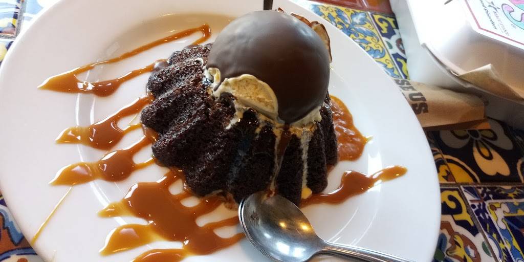 Chilis Grill & Bar | meal takeaway | 17915 W Bluemound Rd, Brookfield, WI 53045, USA | 2627929790 OR +1 262-792-9790