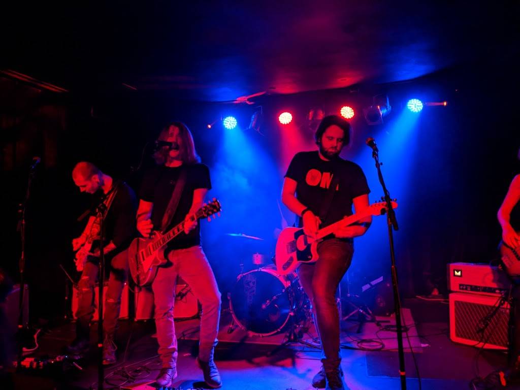 Classics Victorys Sports Bar | restaurant | 547 S High St, Columbus, OH 43212, USA | 6142251577 OR +1 614-225-1577