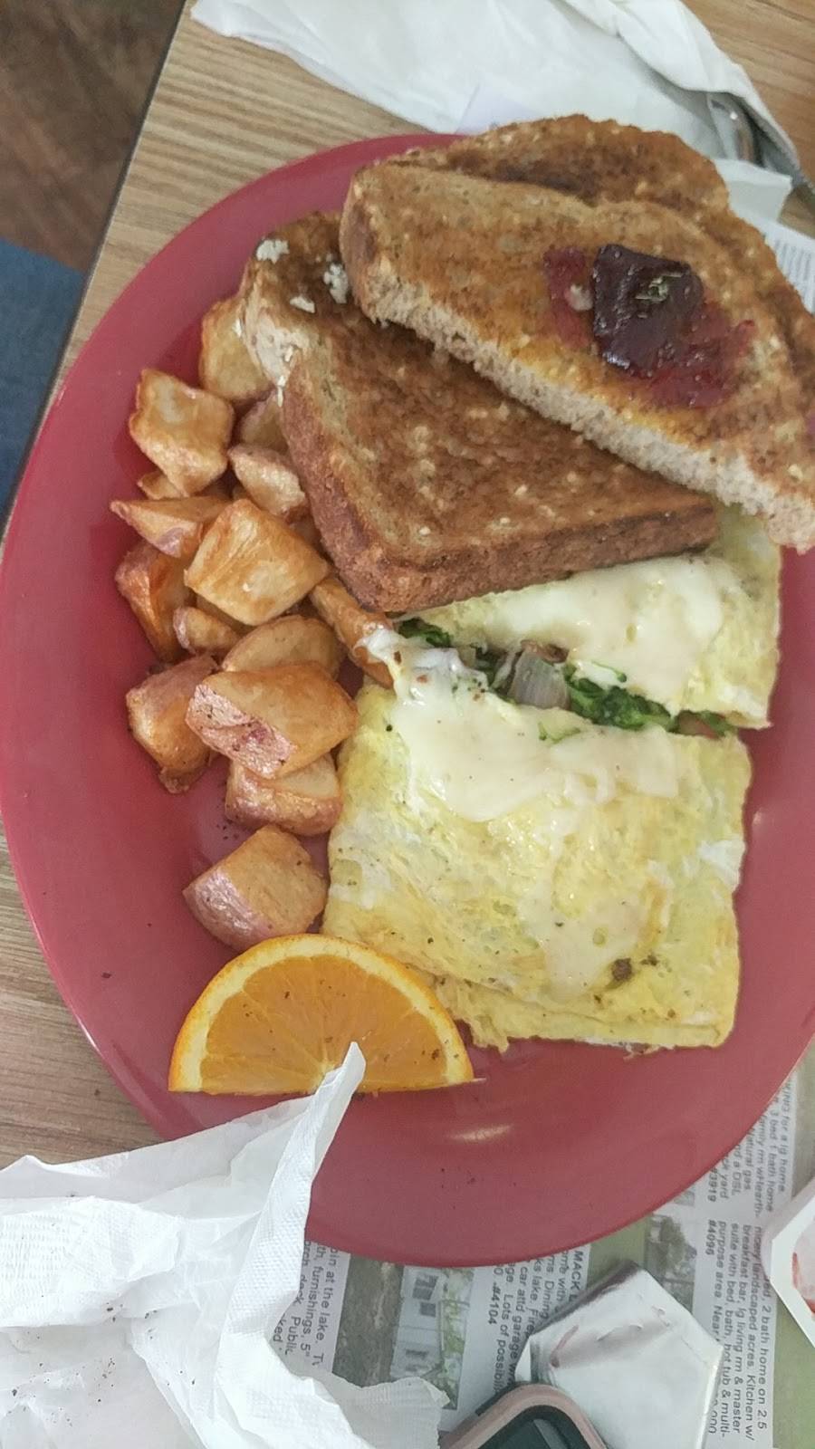 Ellies 12 Tables | restaurant | 611 Morenci Ave, Mio, MI 48647, USA | 9898266566 OR +1 989-826-6566