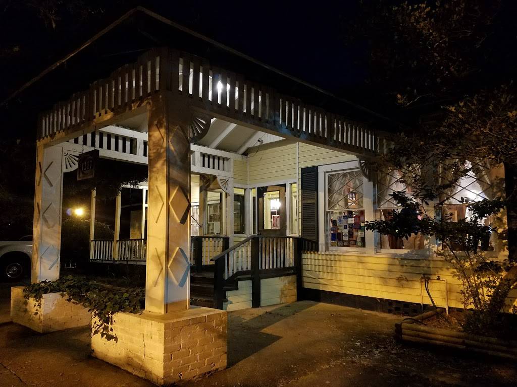 Aunt Jennys Catfish Restaurant | restaurant | 1217 Washington Ave, Ocean Springs, MS 39564, USA | 2288759201 OR +1 228-875-9201