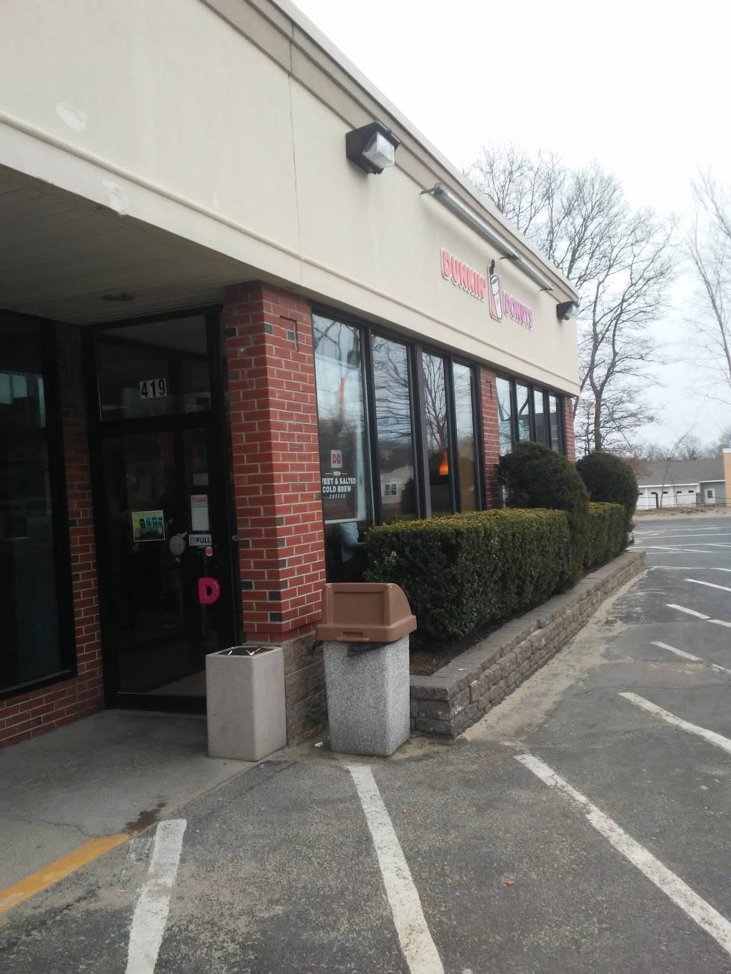 Dunkin | bakery | 419 Main St, Wareham, MA 02571, USA | 5082954032 OR +1 508-295-4032