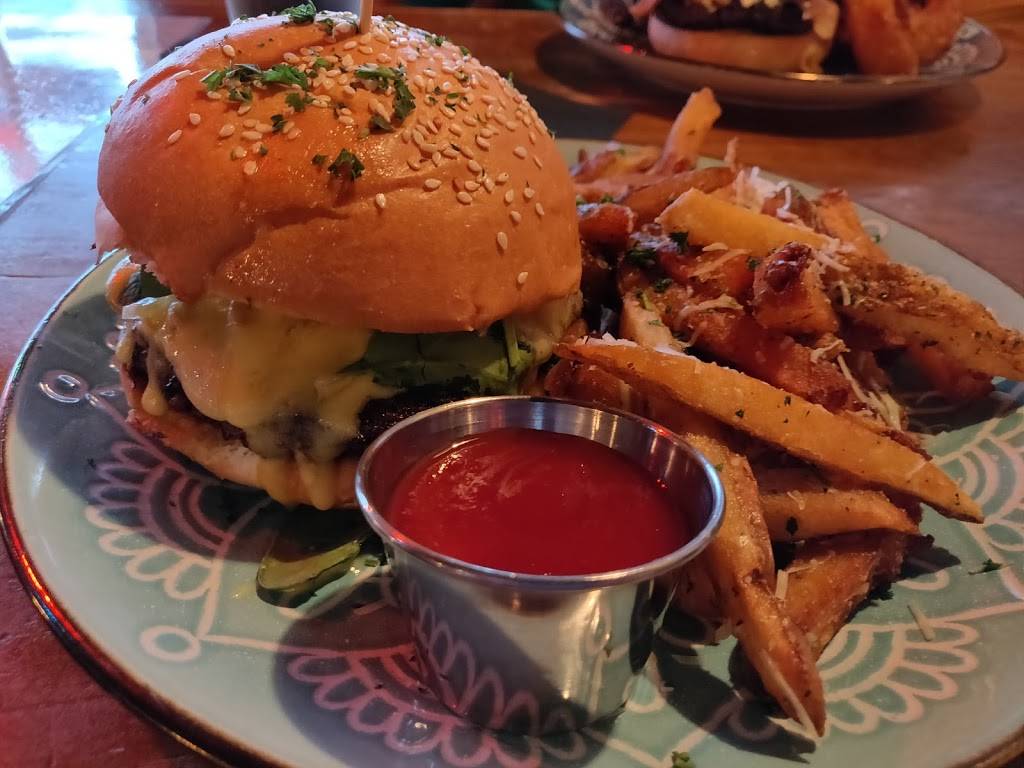 Menagerie Eatery & Bar | restaurant | 101 S Eola Dr, Orlando, FL 32801, USA | 4076015219 OR +1 407-601-5219