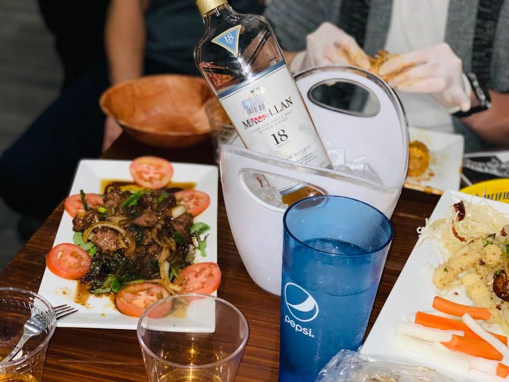 Crab House Seafood & Oyster Bar | restaurant | 2508 Maple Ave, Dallas, TX 75201, USA | 4693177666 OR +1 469-317-7666