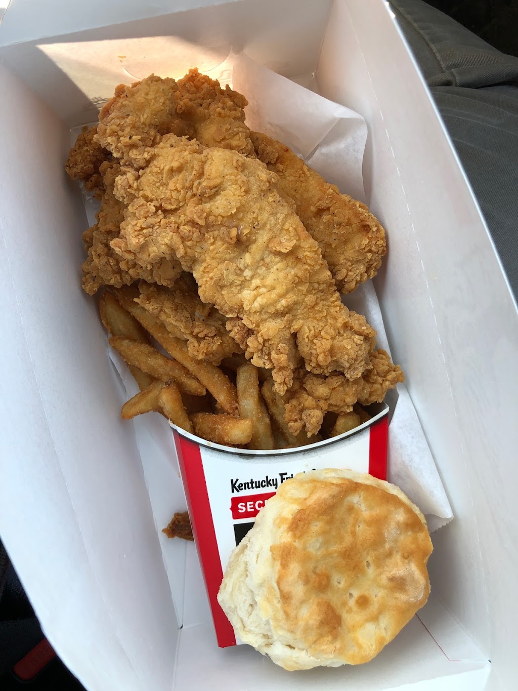 KFC | restaurant | 8500 Xylon Ave N, Brooklyn Park, MN 55445, USA | 6128952498 OR +1 612-895-2498