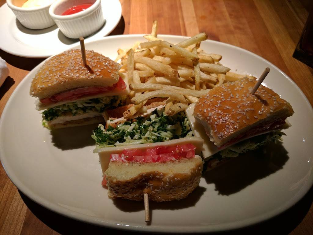 Houstons | restaurant | 320 S Arroyo Pkwy, Pasadena, CA 91105, USA | 6265776001 OR +1 626-577-6001