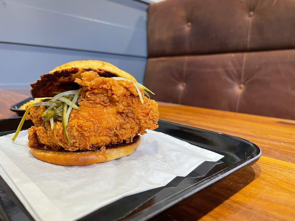 Seven Ten Social | restaurant | 1055 E 55th St, Chicago, IL 60615, USA | 7733472695 OR +1 773-347-2695