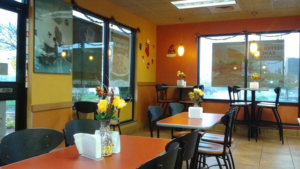 Jack in the Box | restaurant | 1130 Leisure Town Rd, Vacaville, CA 95687, USA | 7074481383 OR +1 707-448-1383