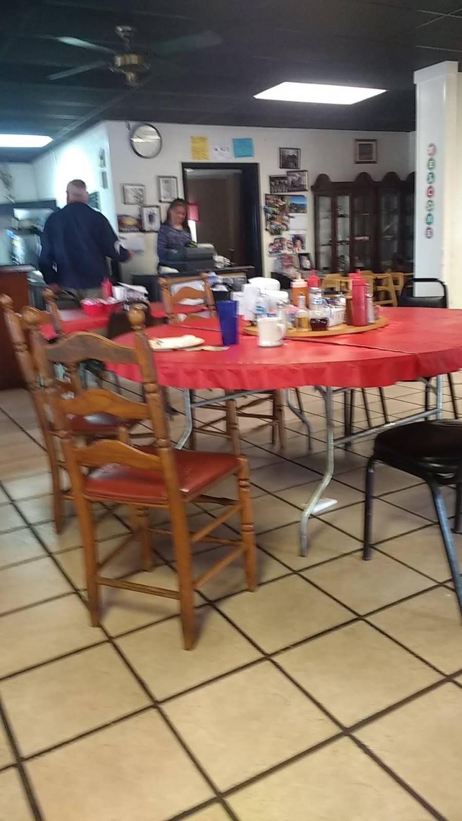 Ocies Restaurant | restaurant | 730 W Lebanon St, Mt Airy, NC 27030, USA | 3367891211 OR +1 336-789-1211