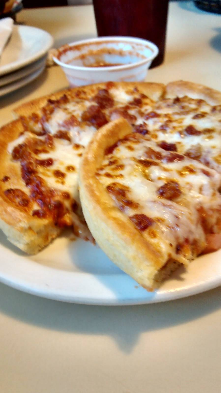 Pizza Hut | restaurant | 1105 N Young Blvd, Chiefland, FL 32626, USA | 3524937655 OR +1 352-493-7655