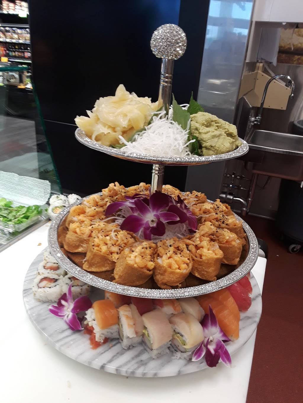 FareWay Sushi | meal takeaway | 3720 Lincoln Way, Ames, IA 50014, USA | 5152929512 OR +1 515-292-9512