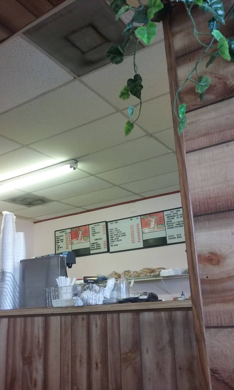 Mamas Cheesesteak | restaurant | 629 N Westmoreland Dr, Orlando, FL 32805, USA | 4078436167 OR +1 407-843-6167